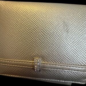 🧡FREE 👀 GIVEAWAY DESIGNER COIN PURSE WRISTLET WALLET GIVVY 👀🧡